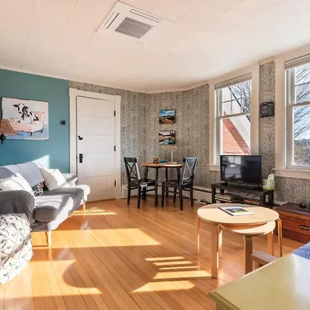 Country Farmhouse Apartment